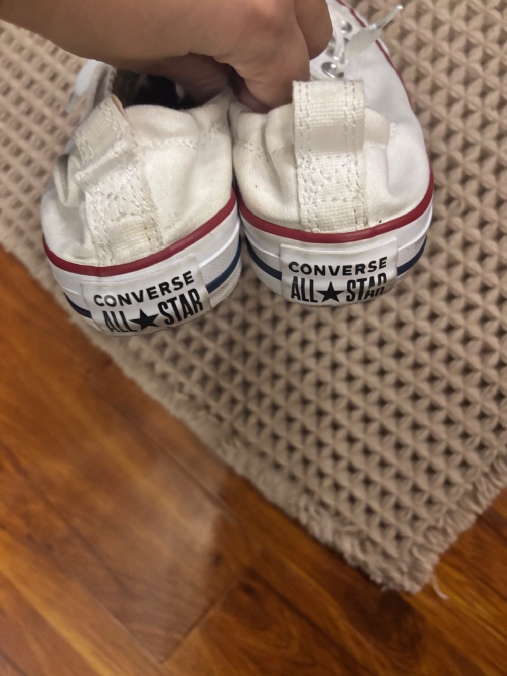 Converse - Picture 4 of 4